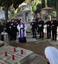 Molitva za pokojne na rimskome groblju Campo Verano